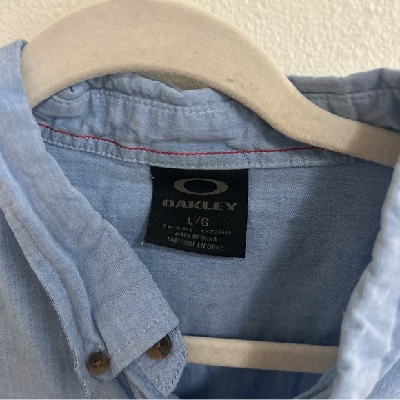 Oakley blue short sleeve button down - Picture 4 of 4
